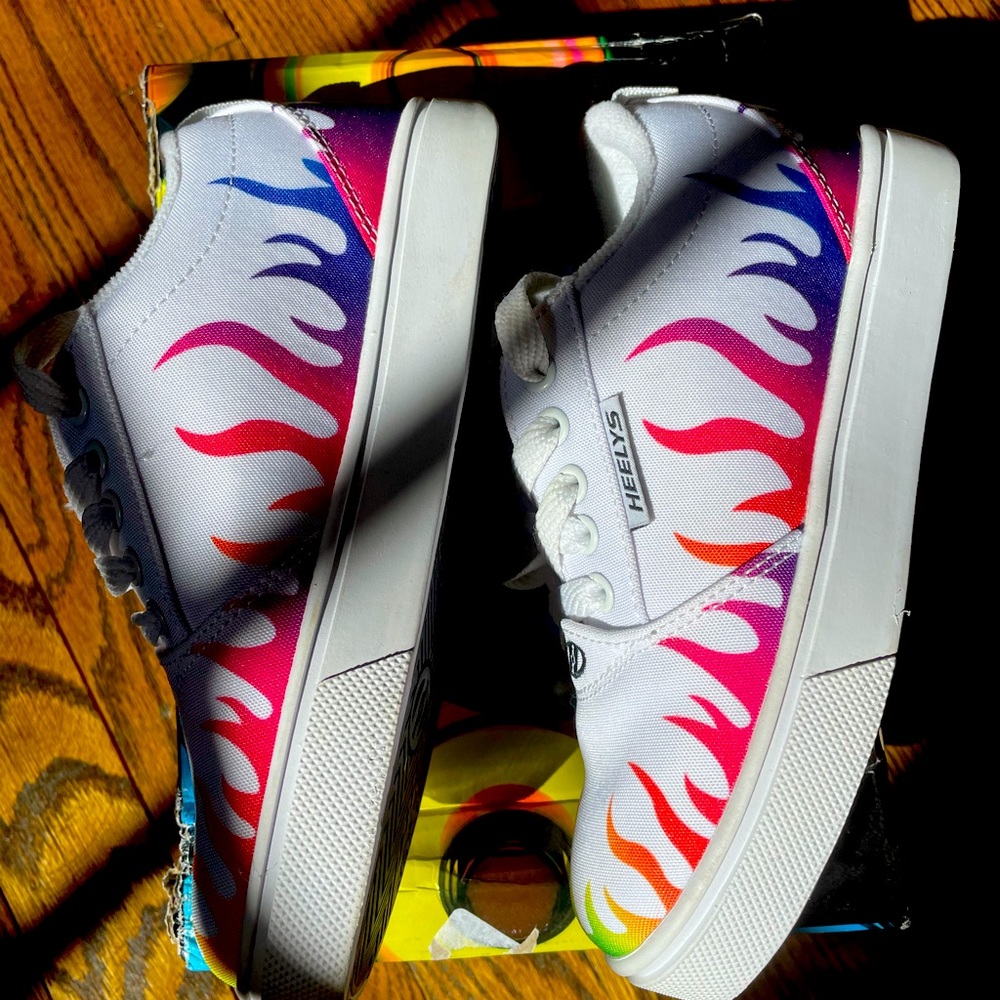 Heelys White/Rainbow Flame